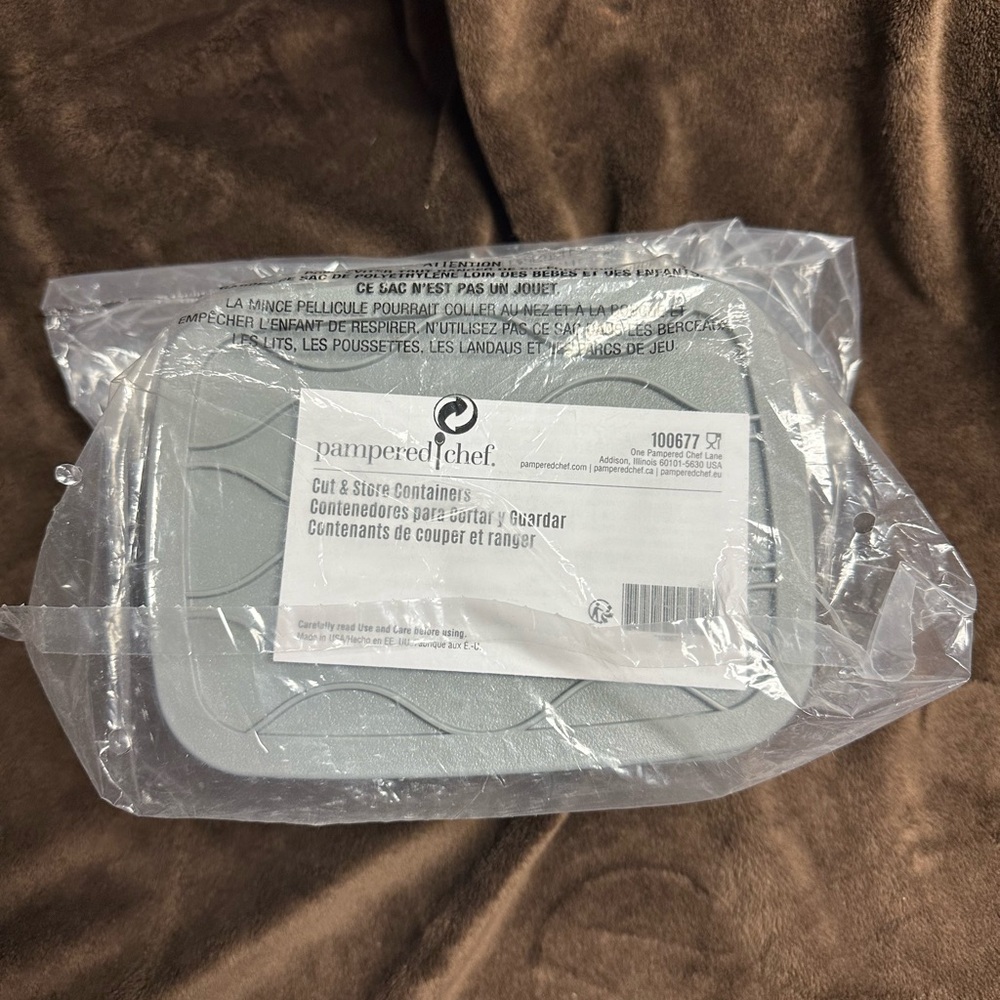 Pampered Chef 
Cut & Store Containers